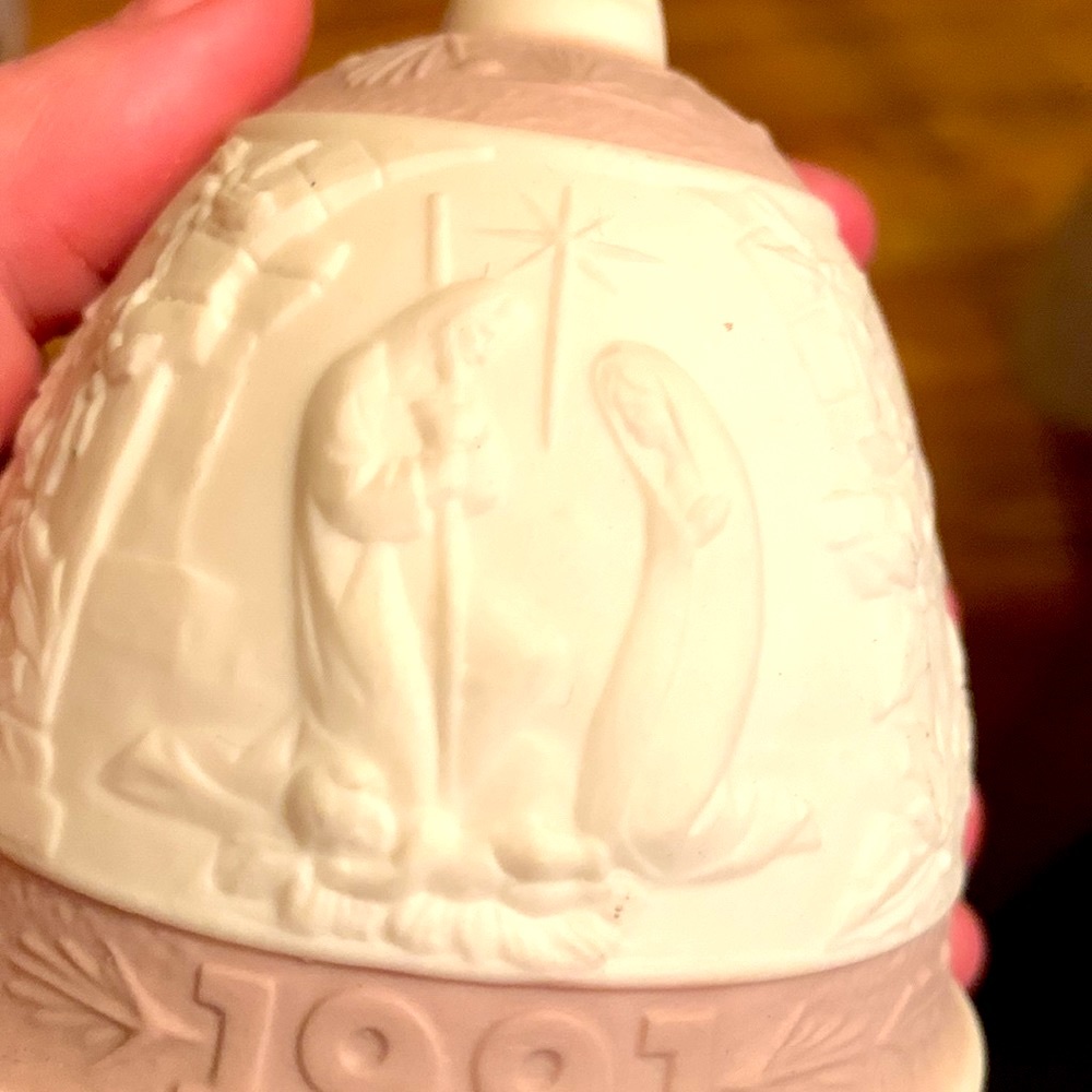 Vintage Lladro 1991 Y2K Spain Christmas bell ornament nativity Jesus Mary EUC